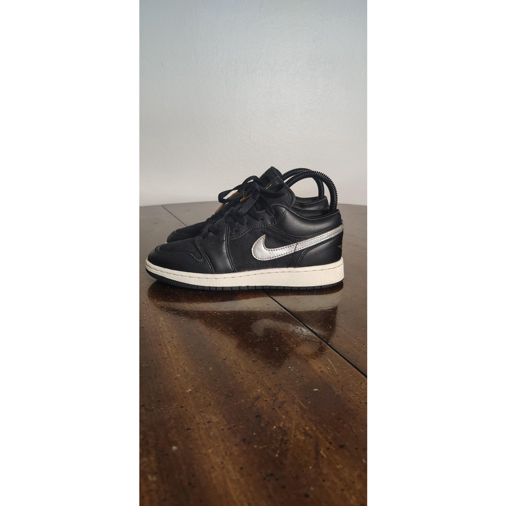 Nike Air Jordan 1 Low Shoes Youth Size 4Y Black Silver Sneakers FZ3921-001